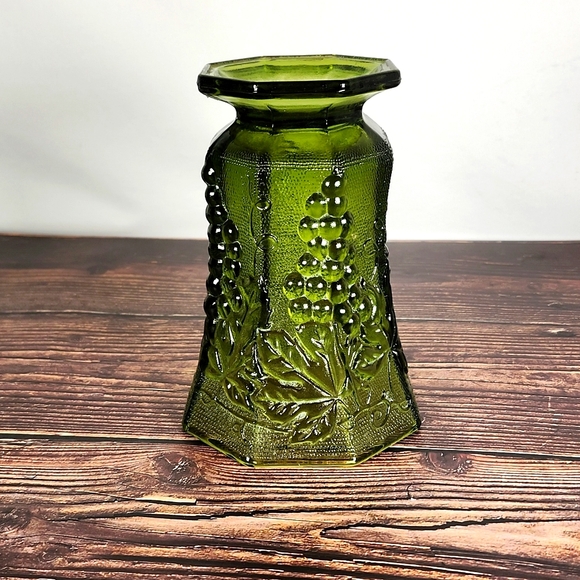 Vintage Anchor Hocking Avocado Green Footed Grape Glass vase - Picture 5 of 16